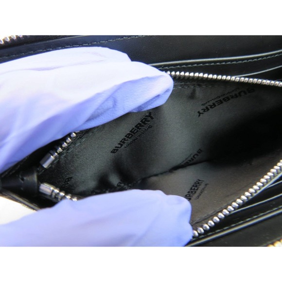 BURBERRY ELMORE BLACK LOGO EMBOSSED LEATHER ZIP AROUND CLUTCH CONTINENTAL WALLET - Picture 7 of 15